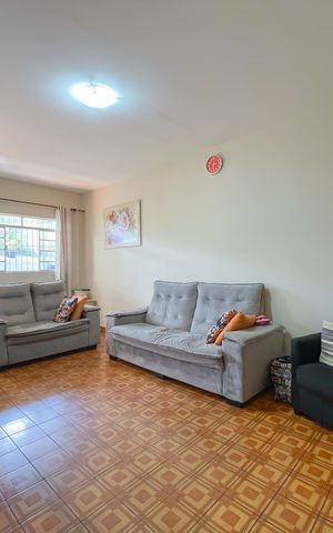 Casa à venda com 258m², 3 quartos e 3 vagas Casa à venda com 258m², 3 quartos e 3 vagasSala
