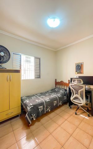 Casa à venda com 258m², 3 quartos e 3 vagas Casa à venda com 258m², 3 quartos e 3 vagasQuarto 2
