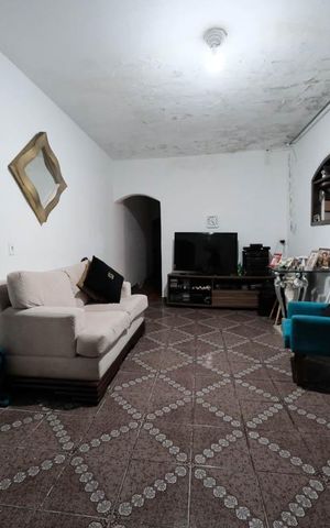 Casa à venda com 160m², 3 quartos e 7 vagasSala