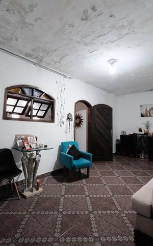Casa à venda com 160m², 3 quartos e 7 vagasSala