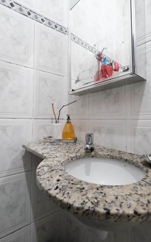 Casa à venda com 160m², 3 quartos e 7 vagasBanheiro 1