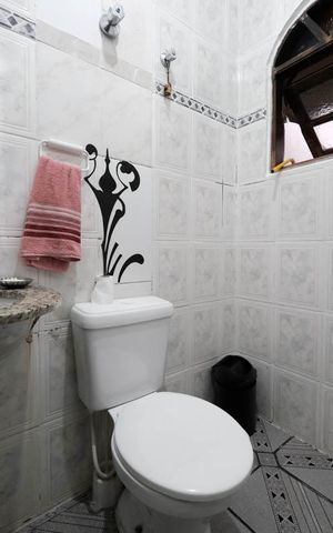 Casa à venda com 160m², 3 quartos e 7 vagasBanheiro 1