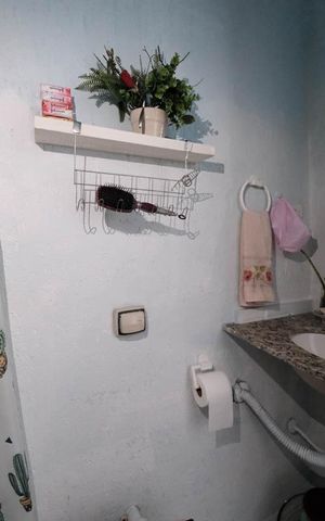 Casa à venda com 160m², 3 quartos e 7 vagasBanheiro 2