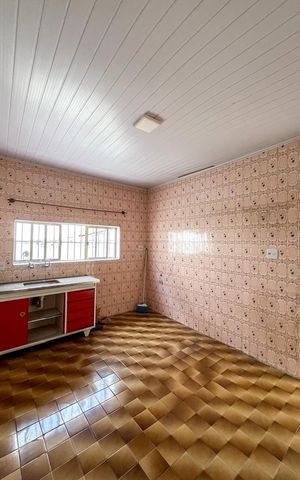 Casa à venda com 182m², 3 quartos e sem vaga Casa à venda com 182m², 3 quartos e sem vagaCozinha