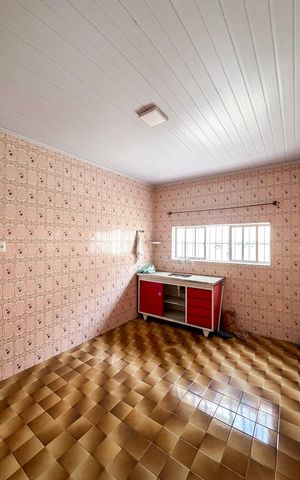 Casa à venda com 182m², 3 quartos e sem vaga Casa à venda com 182m², 3 quartos e sem vagaCozinha