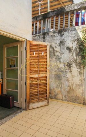 Casa à venda com 240m², 3 quartos e 4 vagasÁrea externa