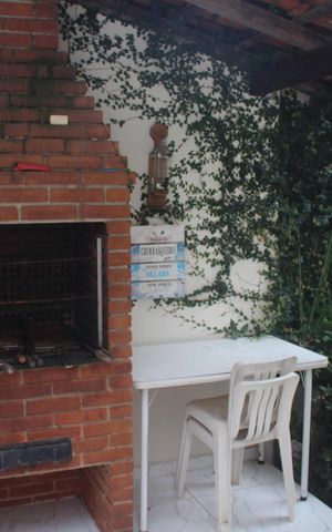 Casa à venda com 130m², 3 quartos e 6 vagasQuintal