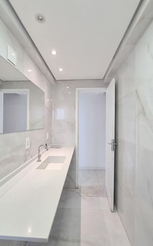 Apartamento à venda com 112m², 2 quartos e 1 vaga Apartamento à venda com 112m², 2 quartos e 1 vagaBanheiro Social