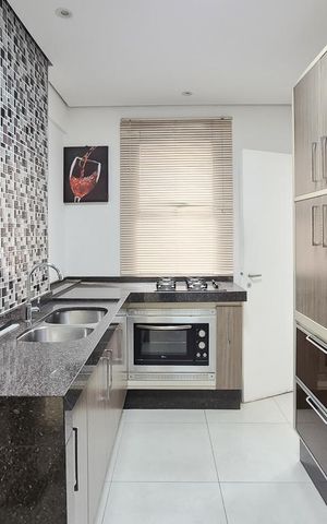 Apartamento à venda com 112m², 2 quartos e 1 vaga Apartamento à venda com 112m², 2 quartos e 1 vagaCozinha