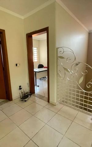 Casa para alugar com 467m², 4 quartos e 4 vagas