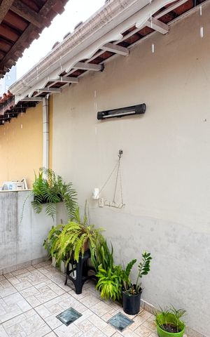 Casa à venda com 148m², 3 quartos e 2 vagas Casa à venda com 148m², 3 quartos e 2 vagasÁrea - Churrasqueira