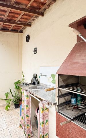Casa à venda com 148m², 3 quartos e 2 vagas Casa à venda com 148m², 3 quartos e 2 vagasÁrea - Churrasqueira