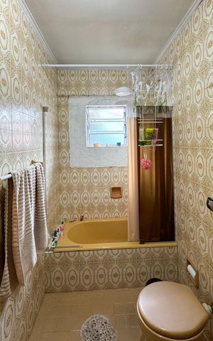 Casa à venda com 148m², 3 quartos e 2 vagas Casa à venda com 148m², 3 quartos e 2 vagasBanheiro - Suíte