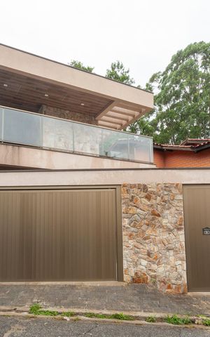 Casa para alugar com 210m², 3 quartos e 3 vagasFachada