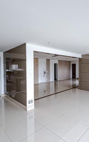 Apartamento à venda com 202m², 5 quartos e 4 vagasVaranda gourmet