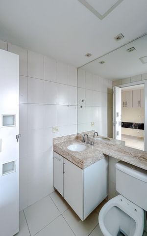 Apartamento à venda com 202m², 5 quartos e 4 vagasBanheiro da Suíte 3