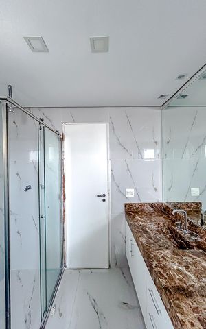 Apartamento à venda com 202m², 5 quartos e 4 vagasBanheiro da Suíte 1