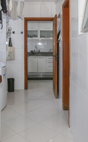 Apartamento à venda com 445m², 4 quartos e 4 vagas Apartamento à venda com 445m², 4 quartos e 4 vagasCozinha e Área de Serviço