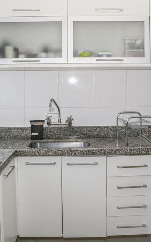 Apartamento à venda com 445m², 4 quartos e 4 vagas Apartamento à venda com 445m², 4 quartos e 4 vagasCozinha e Área de Serviço