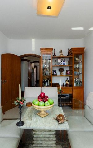 Apartamento à venda com 447m², 5 quartos e 4 vagas Apartamento à venda com 447m², 5 quartos e 4 vagasSala de jantar