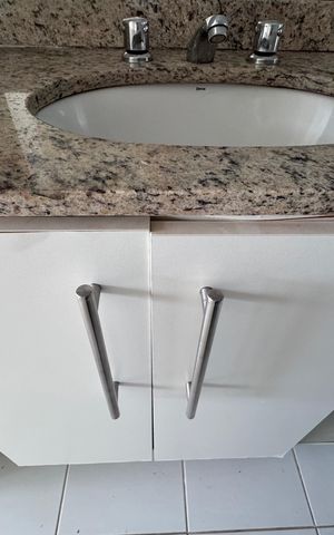 Apartamento à venda com 77m², 3 quartos e 1 vaga Apartamento à venda com 77m², 3 quartos e 1 vagaSuíte - Banheiro