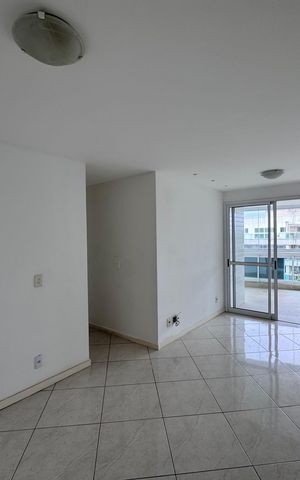 Apartamento à venda com 77m², 3 quartos e 1 vaga Apartamento à venda com 77m², 3 quartos e 1 vagaSala