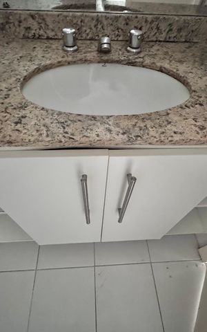 Apartamento à venda com 77m², 3 quartos e 1 vaga Apartamento à venda com 77m², 3 quartos e 1 vagaBanheiro Social