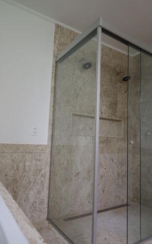 Casa de condomínio à venda com 483m², 4 quartos e 4 vagasBanheiro da Suíte 4
