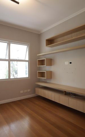 Casa de condomínio à venda com 483m², 4 quartos e 4 vagasSala intima