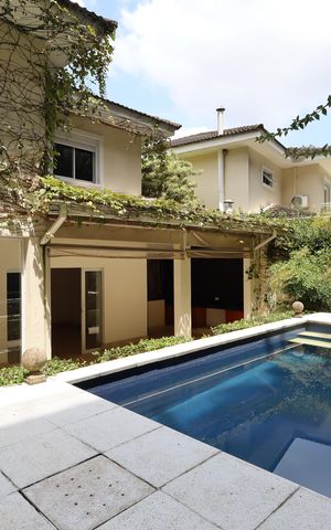Casa de condomínio à venda com 483m², 4 quartos e 4 vagasPiscina