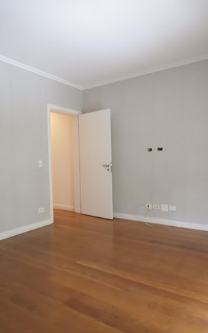 Casa de condomínio à venda com 483m², 4 quartos e 4 vagasSuíte 4