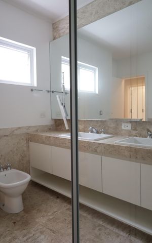 Casa de condomínio à venda com 483m², 4 quartos e 4 vagasBanheiro da Suíte 4