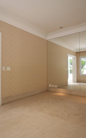 Casa de condomínio à venda com 483m², 4 quartos e 4 vagasSala de Jantar