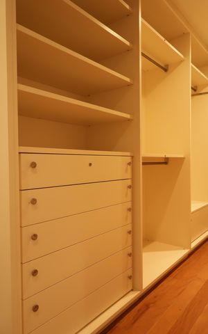Casa de condomínio à venda com 483m², 4 quartos e 4 vagasCloset da suíte 4