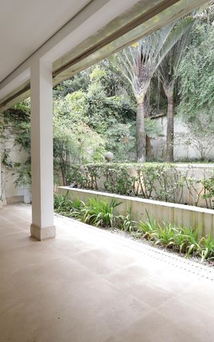 Casa de condomínio à venda com 483m², 4 quartos e 4 vagasVaranda
