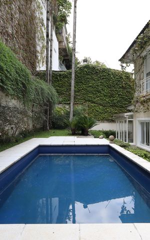 Casa de condomínio à venda com 483m², 4 quartos e 4 vagasPiscina