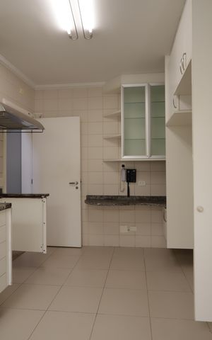 Casa de condomínio à venda com 483m², 4 quartos e 4 vagasCozinha