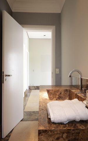 Casa de condomínio à venda com 483m², 4 quartos e 4 vagasLavabo