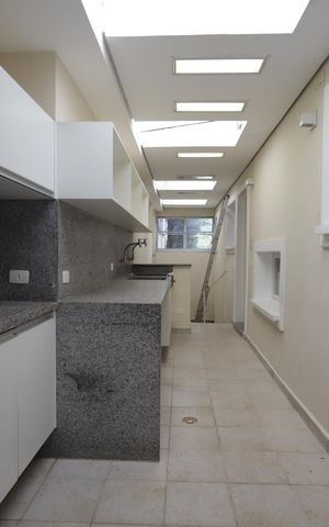 Casa de condomínio à venda com 483m², 4 quartos e 4 vagasÁrea de Serviço