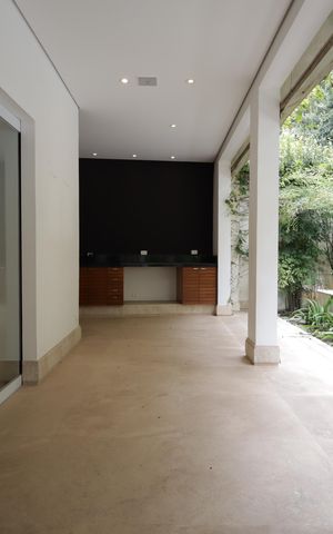 Casa de condomínio à venda com 483m², 4 quartos e 4 vagasVaranda
