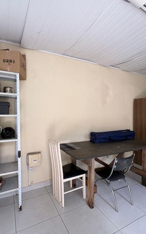Casa para alugar com 600m², 6 quartos e 4 vagasCasa 1 - quarto de serviço 2