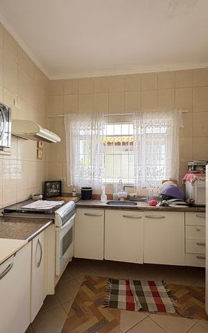 Casa para alugar com 600m², 6 quartos e 4 vagasCasa 2 - Cozinha