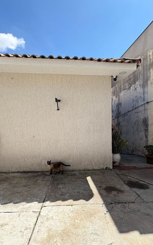 Casa para alugar com 600m², 6 quartos e 4 vagasGaragem - Casa 1/2