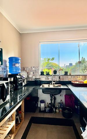 Casa para alugar com 600m², 6 quartos e 4 vagasCasa 1 - Cozinha