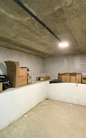 Casa para alugar com 600m², 6 quartos e 4 vagasCasa 3 - Quarto de Serviço 1