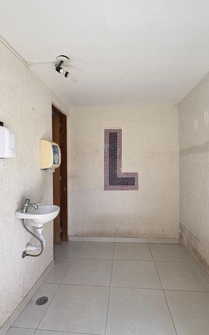 Casa para alugar com 600m², 6 quartos e 4 vagasÁrea comum/ Entrada dos fundos para Casa 3