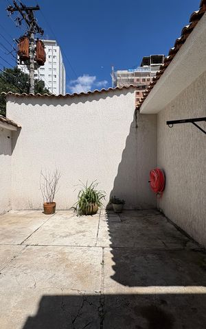 Casa para alugar com 600m², 6 quartos e 4 vagasGaragem - Casa 1/2 