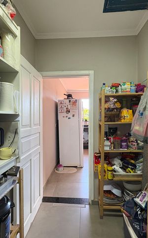 Casa para alugar com 600m², 6 quartos e 4 vagasCasa 1 - Área de serviço 