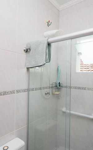 Casa à venda com 225m², 4 quartos e 4 vagas Casa à venda com 225m², 4 quartos e 4 vagasBanheiro da Suíte 2