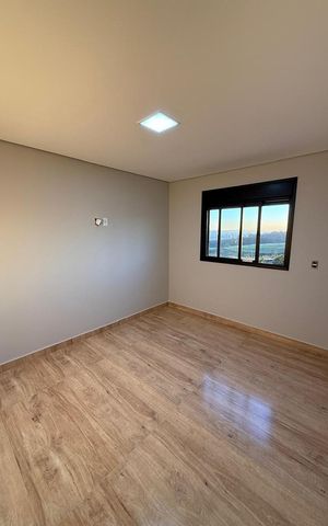 Casa à venda com 170m², 3 quartos e 4 vagas Casa à venda com 170m², 3 quartos e 4 vagasQuarto
